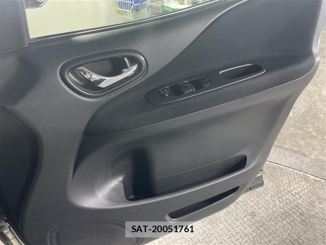 Nissan SERENA 2015 8748095-3