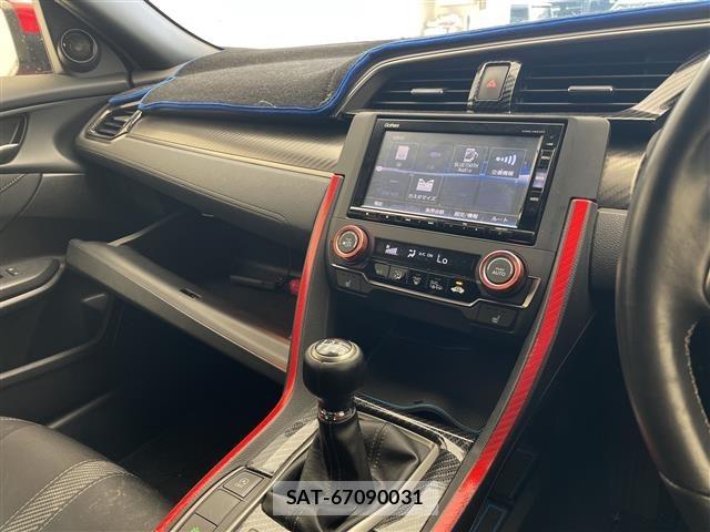 Honda CIVIC 2018 8677476-11