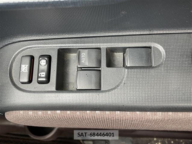 Toyota SPADE 2013 8739679-11