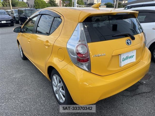 Toyota AQUA 2014 8762974-1