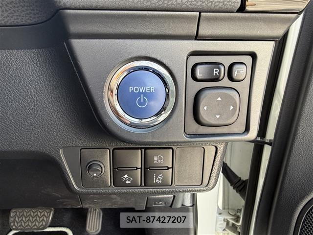 Toyota COROLLA FIELDER 2017 8669635-4