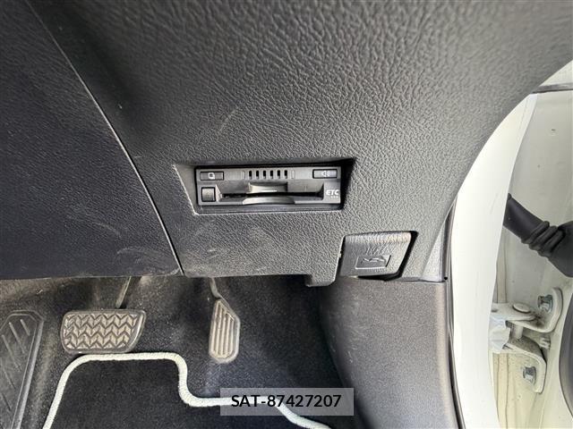 Toyota COROLLA FIELDER 2017 8669635-6