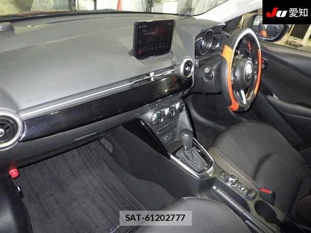 Mazda MAZDA2 2021 8909945-3