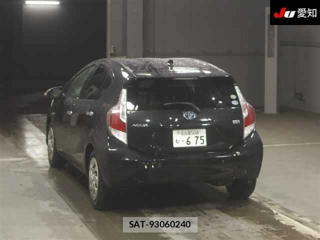 Toyota AQUA 2016 8862364-1