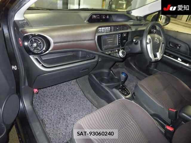 Toyota AQUA 2016 8862364-3