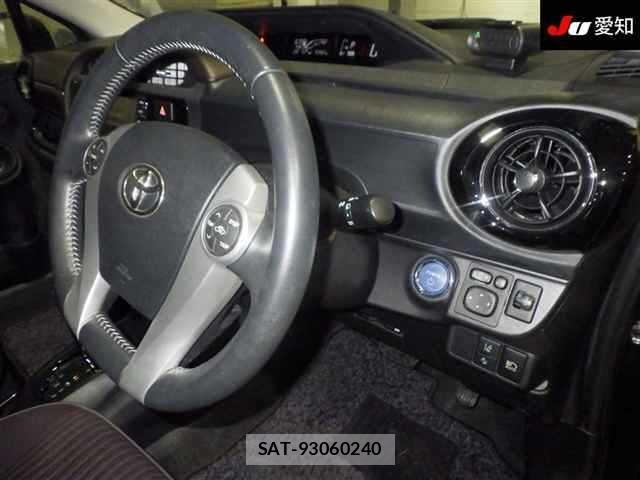 Toyota AQUA 2016 8862364-5