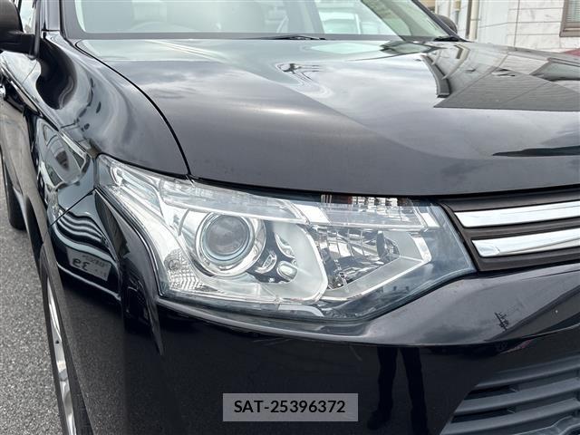 Mitsubishi OUTLANDER 2013 8676531-17