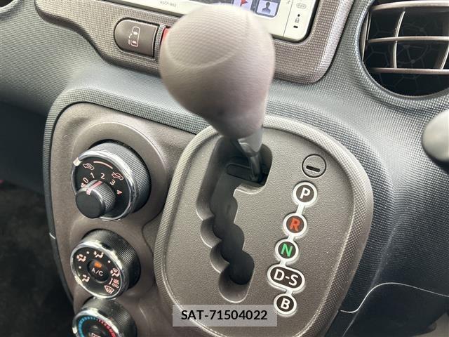 Toyota SPADE 2013 8739680-11