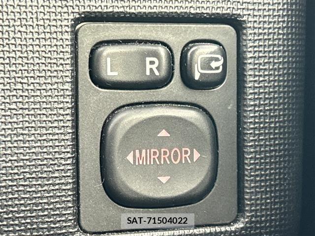Toyota SPADE 2013 8739680-2