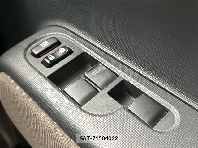 Toyota SPADE 2013 8739680-20