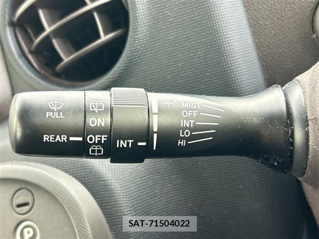 Toyota SPADE 2013 8739680-3