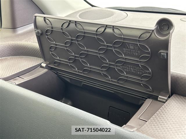 Toyota SPADE 2013 8739680-6