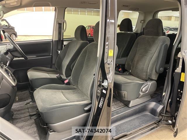 Toyota NOAH 2013 8764966-10
