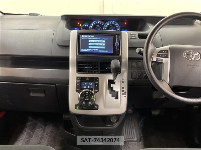 Toyota NOAH 2013 8764966-2