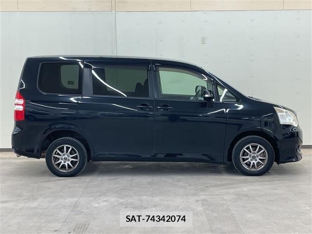 Toyota NOAH 2013 8764966-21