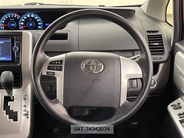 Toyota NOAH 2013 8764966-4