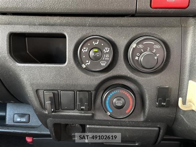 Toyota HIACE VAN 2017 8677215-19