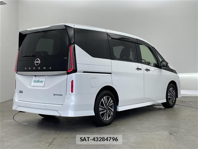 Nissan SERENA 2023 8672551-14
