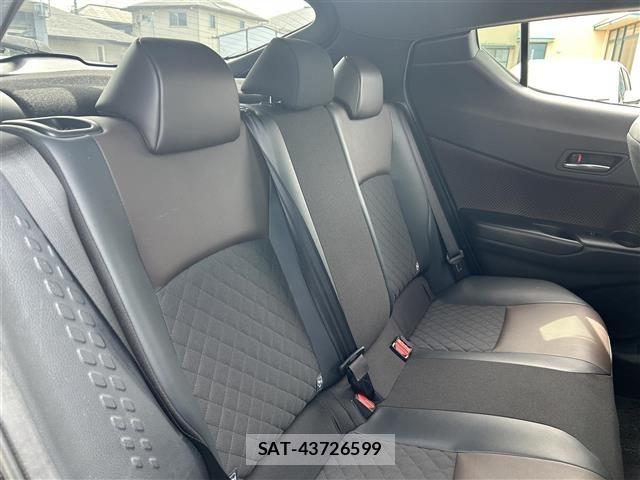 Toyota C-HR 2017 8768347-10