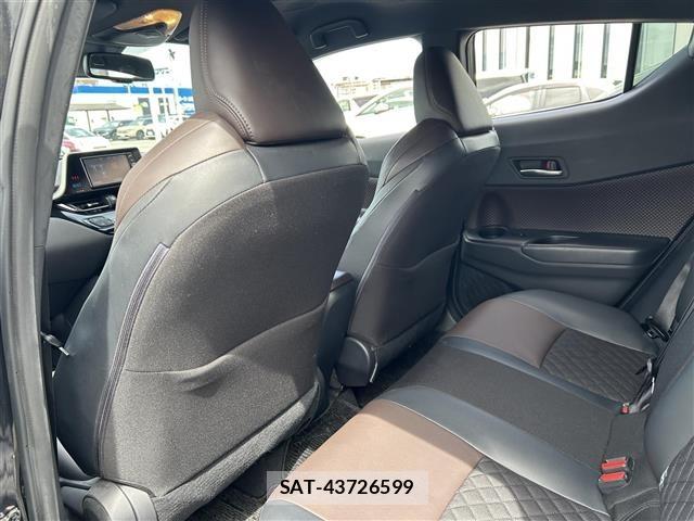 Toyota C-HR 2017 8768347-11