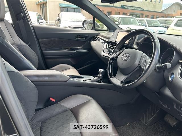 Toyota C-HR 2017 8768347-12