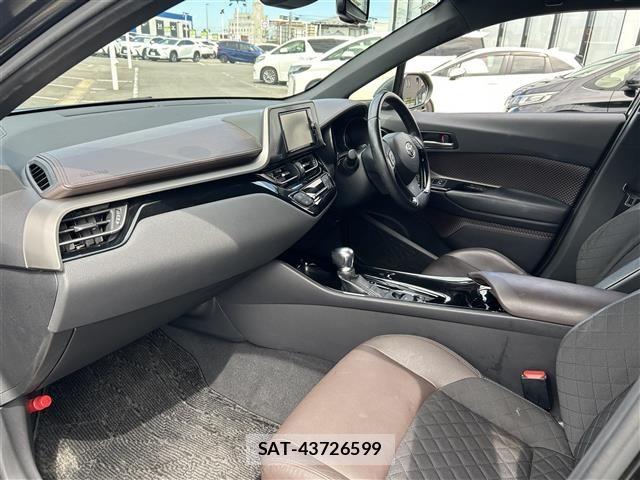 Toyota C-HR 2017 8768347-14