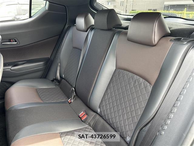 Toyota C-HR 2017 8768347-15