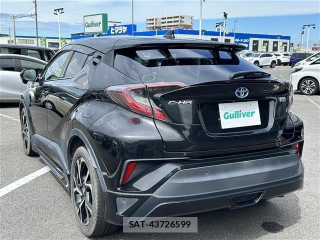 Toyota C-HR 2017 8768347-17
