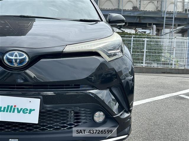 Toyota C-HR 2017 8768347-22