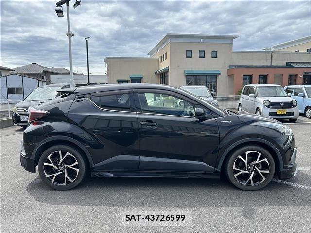 Toyota C-HR 2017 8768347-23