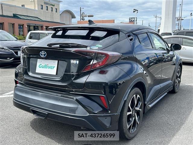 Toyota C-HR 2017 8768347-25