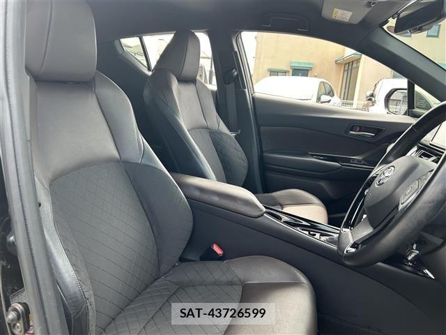 Toyota C-HR 2017 8768347-8