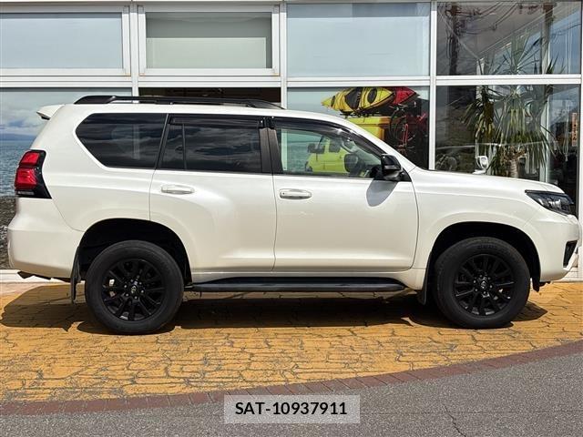 Toyota LAND CRUISER PRADO 2021 8676423-17