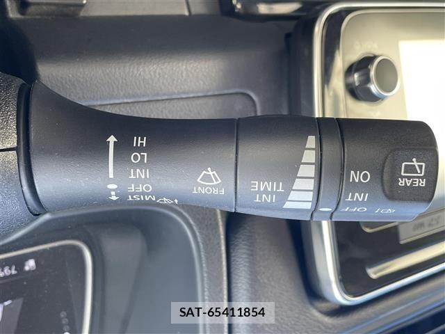 Nissan LEAF 2018 8675748-1