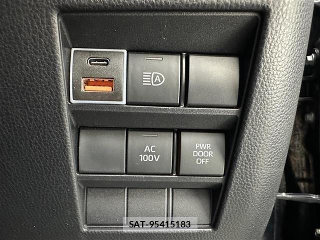 Toyota NOAH 2023 8764988-3