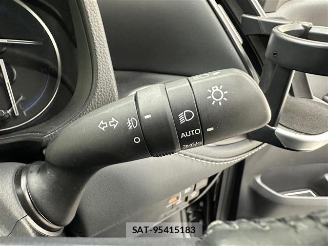 Toyota NOAH 2023 8764988-9