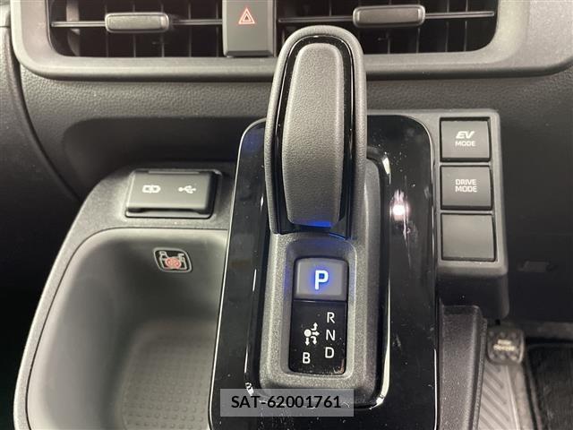 Toyota SIENTA 2024 8672130-18
