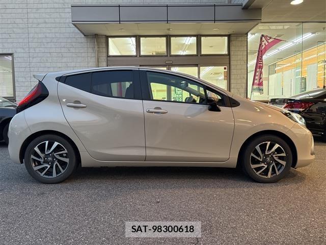 Toyota AQUA 2021 8762981-1