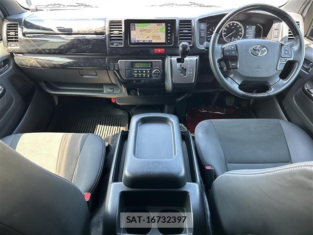 Toyota HIACE VAN 2023 8677216-16