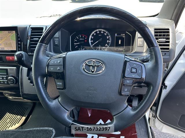 Toyota HIACE VAN 2023 8677216-18
