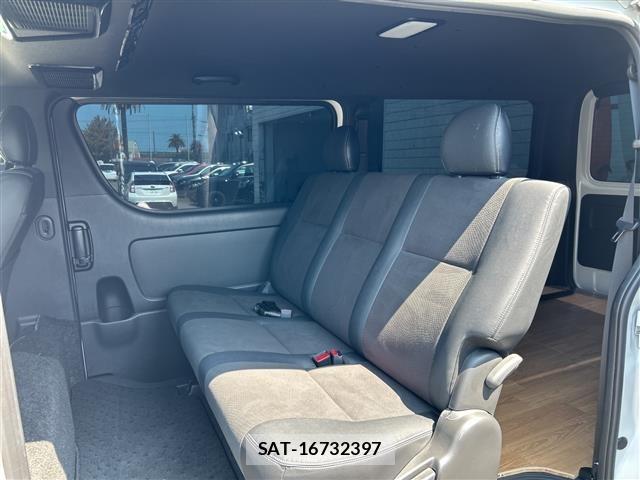 Toyota HIACE VAN 2023 8677216-21