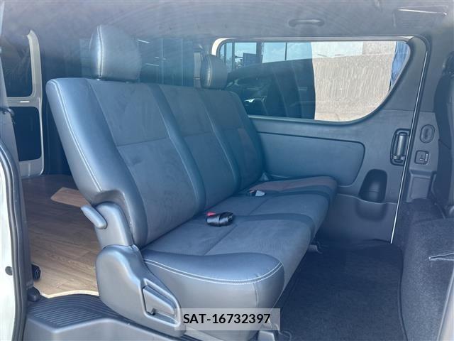 Toyota HIACE VAN 2023 8677216-7