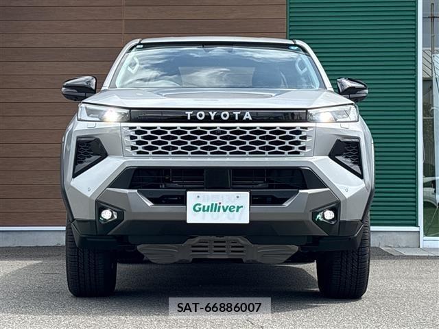 2025 Toyota Hilux — Photo 2