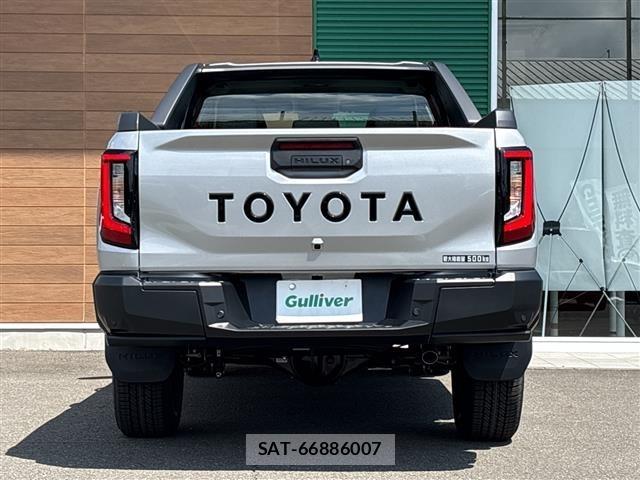2025 Toyota Hilux — Photo 5