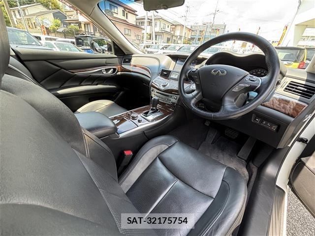 Nissan FUGA 2017 8676900-10
