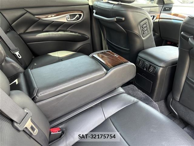 Nissan FUGA 2017 8676900-21