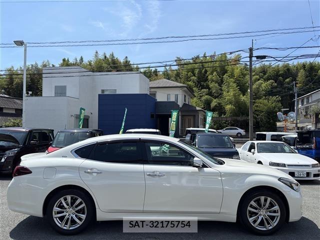 Nissan FUGA 2017 8676900-22