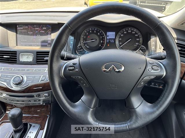 Nissan FUGA 2017 8676900-3