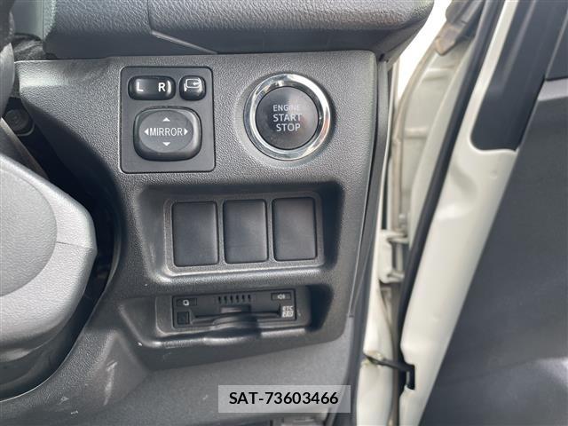 Toyota HIACE VAN 2017 8759752-5