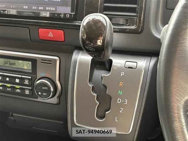 Toyota HIACE VAN 2015 8677223-8